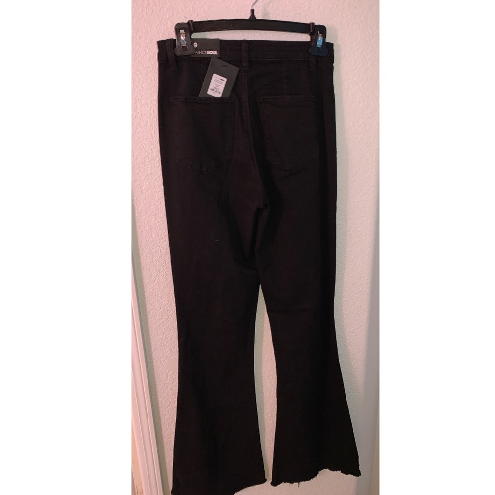 💕 Fashion Nova Valentina high rise flare leg high waisted jeans black - Picture 2 of 3